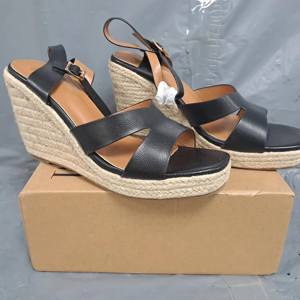 BOXED PAIR OF WHERE'S THAT FROM OPEN TOE WEDGE SANDALS IN BLACK SIZE UK 8