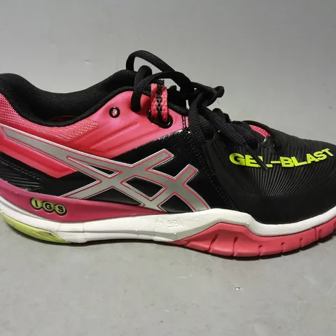 PAIR OF ASICS GEL-BLAST TRAINERS IN BLACK/PINK - EU 40