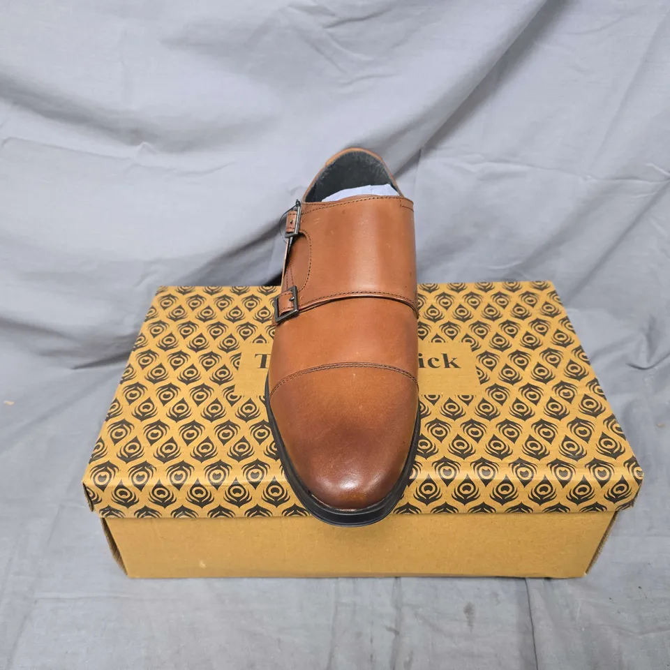 BOXED PAIR OF THOMAS CRICK BOYCIE SHOES IN TAN - UK 10