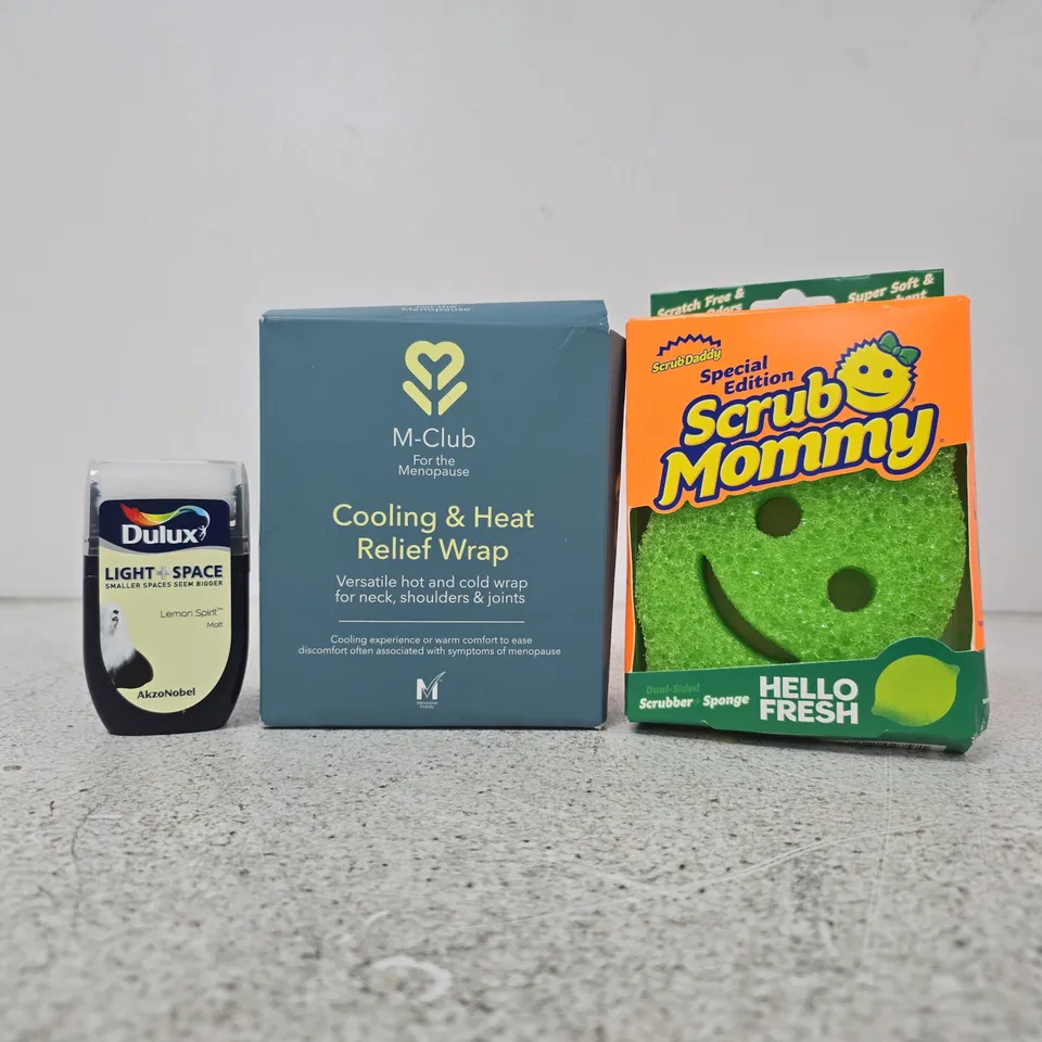 APPROXIMATELY 10 ASSORTED HOUSEHOLD ITEMS TO INCLUDE SCRUB MOMMY, ETC