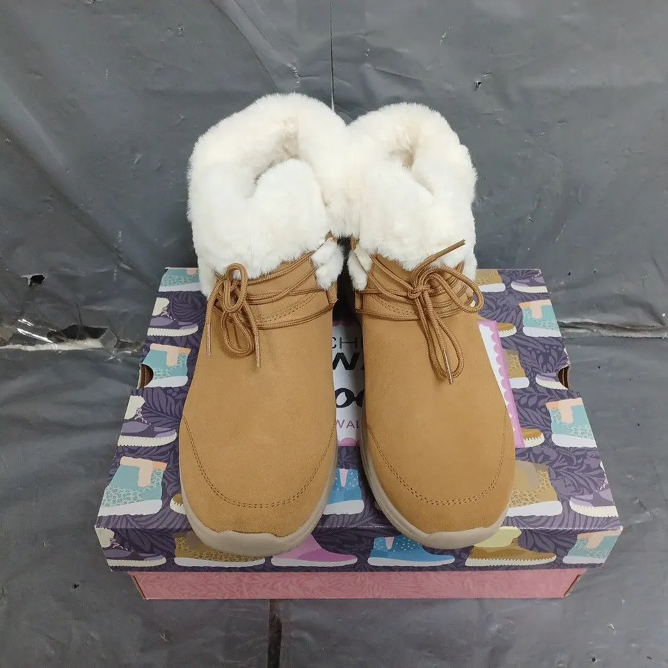 BOXED SKECHERS GO WALK BOOTS SIZE 6