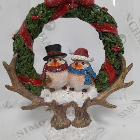 FESTIVE PRE-LIT DECORATIVE ROBIN WREATH