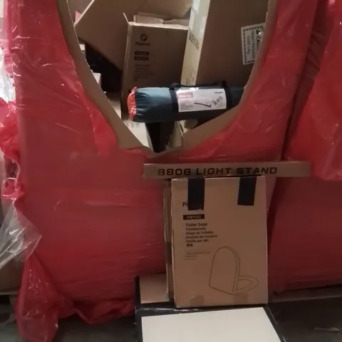 PALLET CONTAINING VARIOUS ASSORTED BOXED HOUSEHOLD ITEMS TO INCLUDE: CREPE MAKER, DOME TENT, TOILET SEATS, CHILDREN'S TRICYCLE AND LOTS MORE UNMARKED BOXED ITEMS 