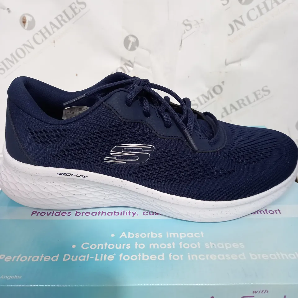 BOXED PAIR OF SKETCHERS TEXTILE MESH TRAINERS IN BLUE SIZE 6
