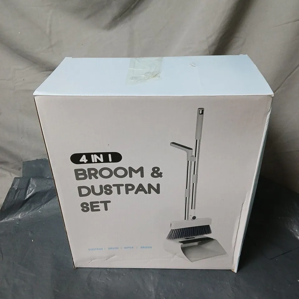 4 IN 1 BROOM AND DUSTPAN SET BOXED