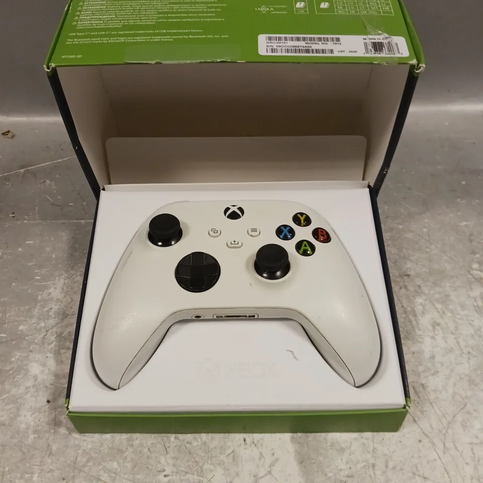 XBOX WIRELESS CONTROLLER 