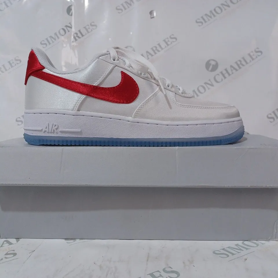 BOXED PAIR OF NIKE AIR FORCE 1 SATIN TRAINERS IN WHITE/RED UK SIZE 6