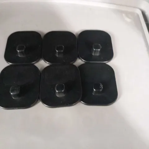 LARGE QUANTITY OF SECURITY TAGS