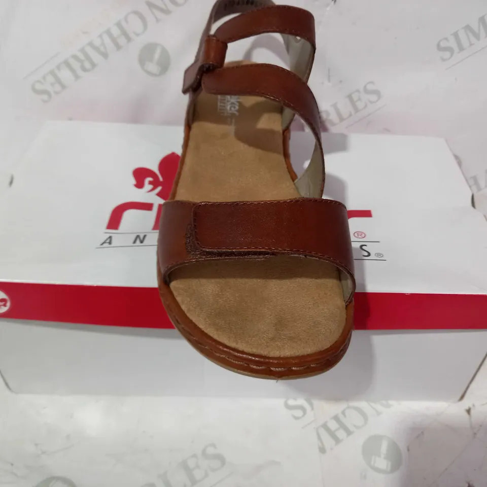 BOXED PAIR OF RIEKER FAUX LEATHER SANDALS IN BROWN EU SIZE 40