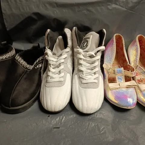 BOX OF APPROXIMATELY 10 ASSORTED PAIRS OF SHOES AND FOOTWEAR ITEMS IN VARIOUS COLOURS, STYLES, AND SIZES - COLLECTION ONLY