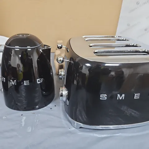 Smeg 50's Style Kettle KLF03 and 4-Slice Toaster – Black