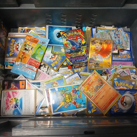 LOT OF ASSORTED LOOSE POKEMON CARDS 