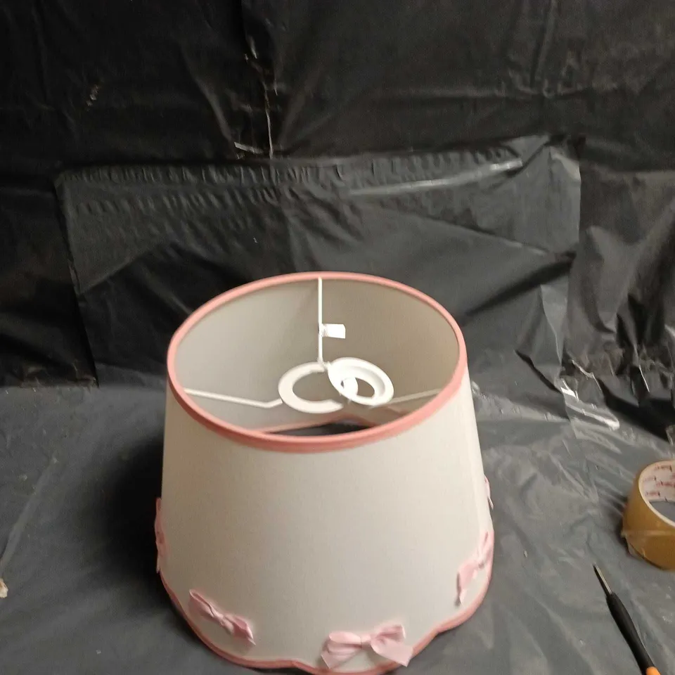 CAGE OF APPROXIMATELY 12 ASSORTED ITEMS INCLUDING: LIGHTSHADE, MEASURING BOARD AND GLITTER TOILET SEAT