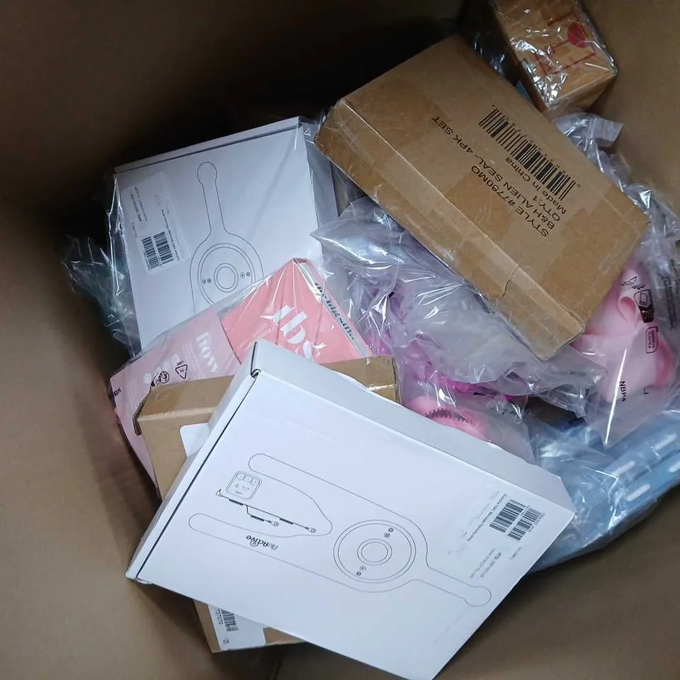 APPROXIMATELY 25 ASSORTED HOUSEHOLD PRODUCTS TO INCLUDE HEATLESS CURLER SET, NUACTIVE EMS MASSAGER, SILK BEAUTY BAND, ETC - COLLECTION ONLY