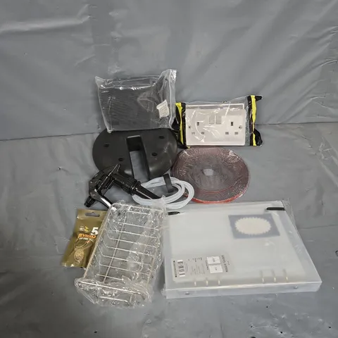 APPROXIMATELY 8 ASSORTED HOUSEHOLD ITEMS TO INCLUDE WALL SOCKET BOX, BAIT ORB, BINDER, ETC 