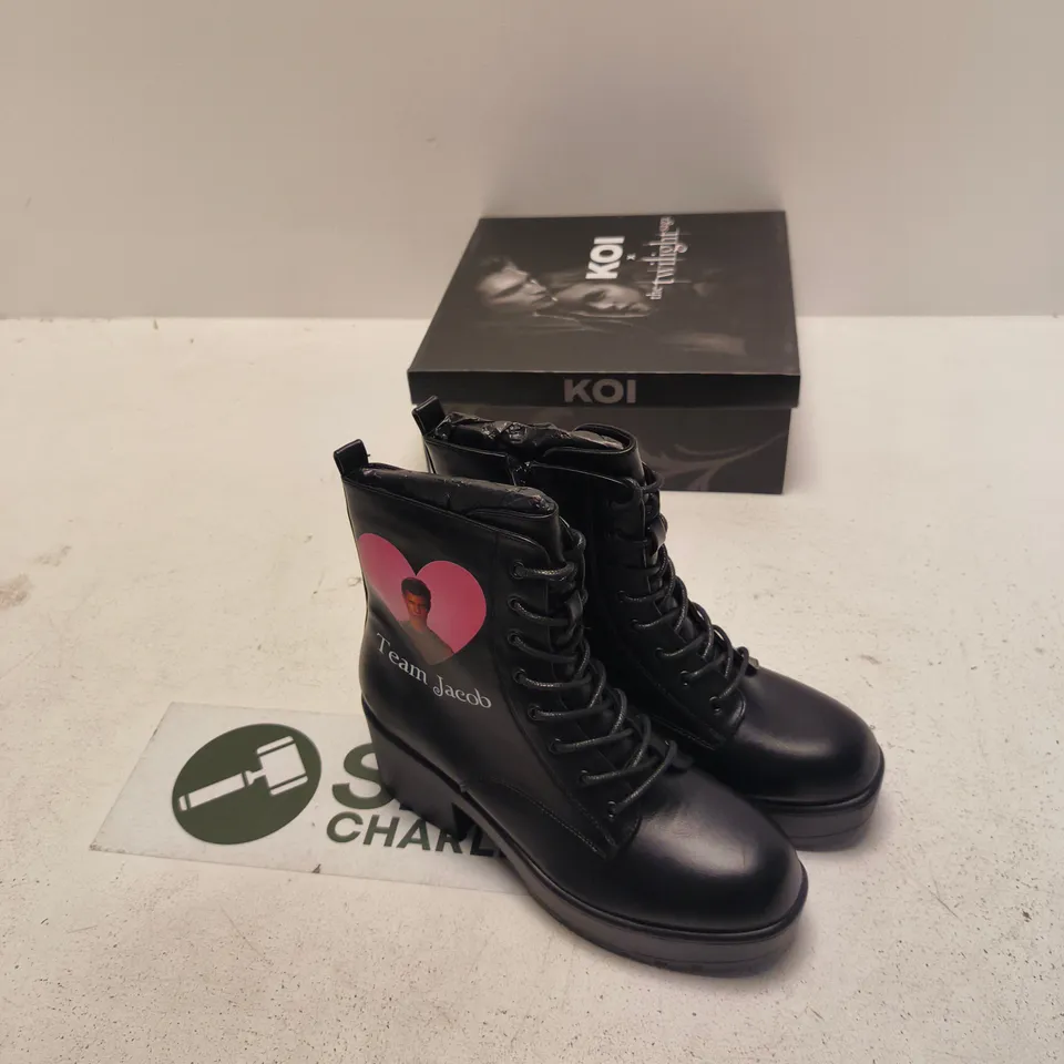 KOI TEAM JACOB MILITARY BOOTS – BLACK, UK 8