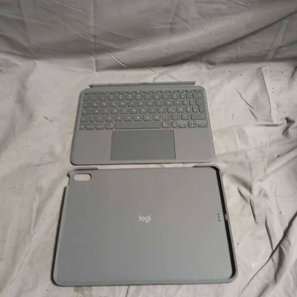 LOGI COMBO TOUCH KEYBOARD CASE FOR IPAD – SPACE GREYYU0086