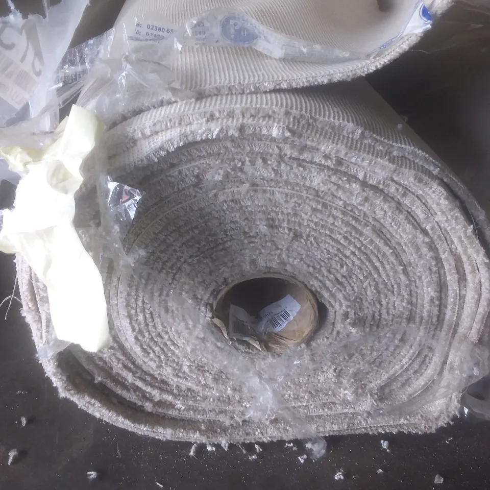 ROLL OF QUALITY ATTRACTION 253 PUMICE CARPET APPROXIMATELY 4X24M