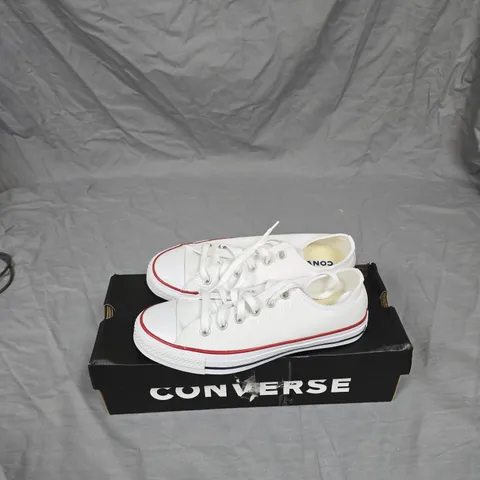 CONVERSE WHITE LOW-TOP SNEAKERS – WIDE, UK 6 (UNISEX)
