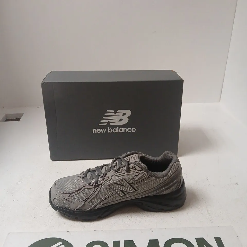 NEW BALANCE SNEAKERS – GREY, MEN'S FOOTWEAR - UK 5 