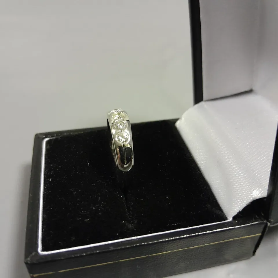 18CT WHITE GOLD FIVE STONE HALF ETERNITY RING GYPSY SET WITH NATURAL DIAMONDS