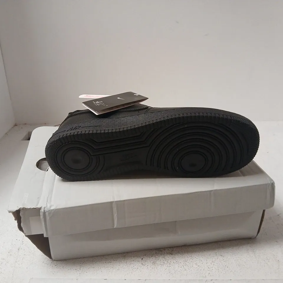 NIKE AIR FORCE 1 '07 BLACK UK 10