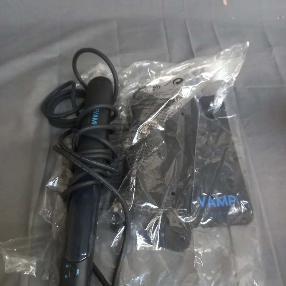 UNBOXED REVAMP PROGLOSS CERAMIC STRAIGHTENER