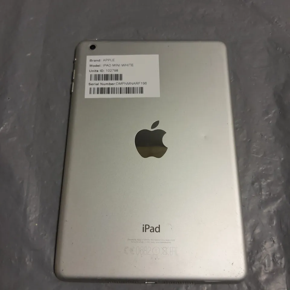 UNBOXED APPLE IPAD MINI IN WHITE - A1432