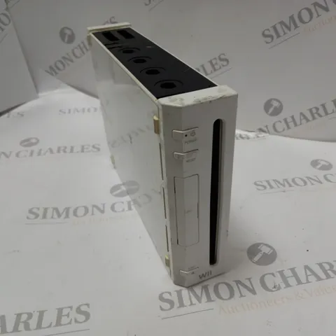 NINTENDO WII GAMES CONSOLE IN WHITE