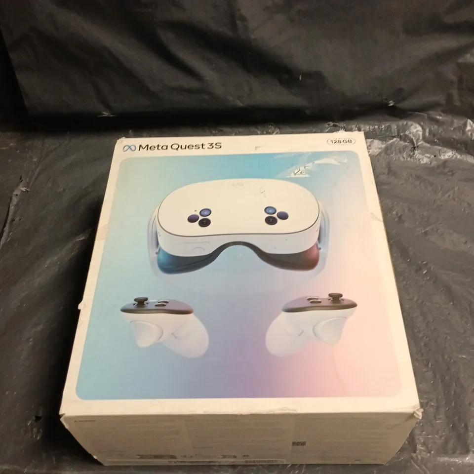META QUEST 3S VR HEADSET WITH CONTROLLERS – BOXED