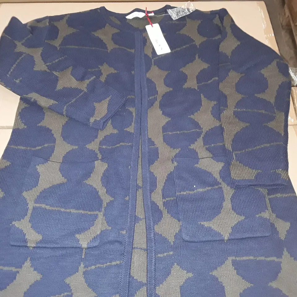 LOT OF 11 BAGGED AS NEW BDL JACQUARD CARDIGANS IN CHOCOLATE/NAVY - ALL SIZE MEDIUM