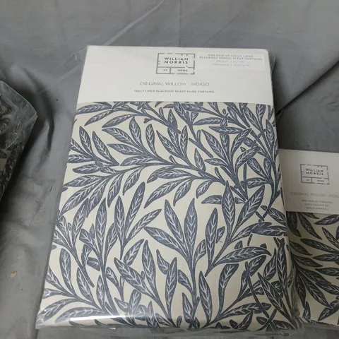WILLIAM MORRIS AT HOME ORIGINAL WILLOW INDIGO CURTAINS – PAIR, FULLY LINED BLACKOUT, READY MADE-SIZE-W229 X L274-WITH 1 PAIR OF TIEBACKS 