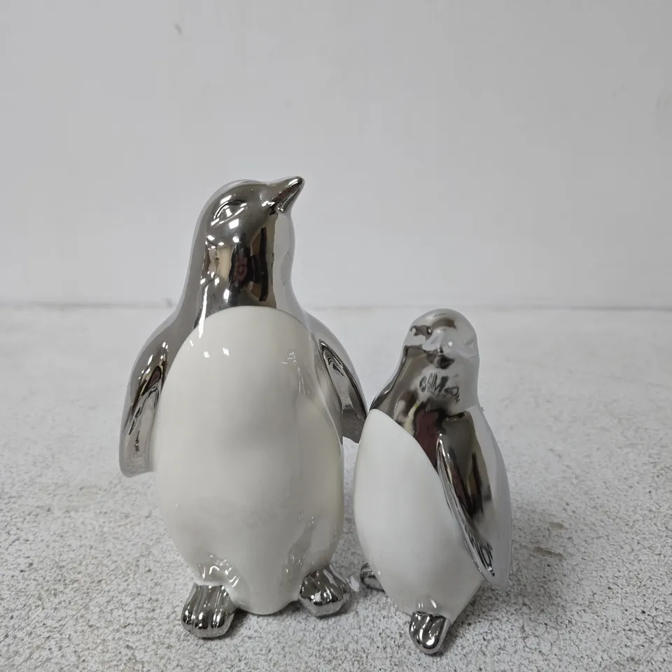  THE VERY COLLECTION SET OF 2 PENGUIN CHRISTMAS DECORATIONS
