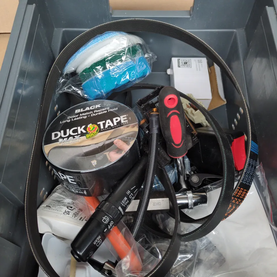 APPROXIMATELY 10 ASSORTED VEHICLE PARTS/ACCESSORIES TO INCLUDE WHEEL WEIGHTS, DUCT TAPE, CLEANING ACCESSORIES ETC 