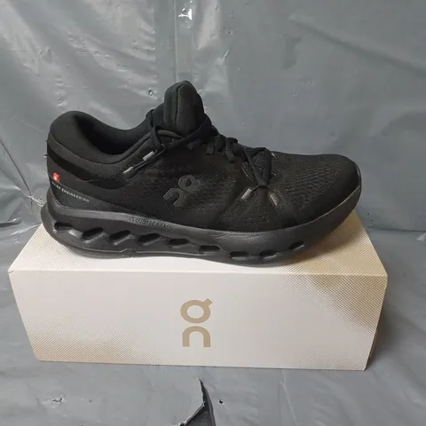 BOXED PAIR OF ON CLOUD CLOUDSURFER 2 TRAINERS - UK SIZE 8.5