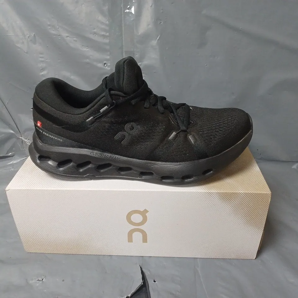 BOXED PAIR OF ON CLOUD CLOUDSURFER 2 TRAINERS - UK SIZE 8.5