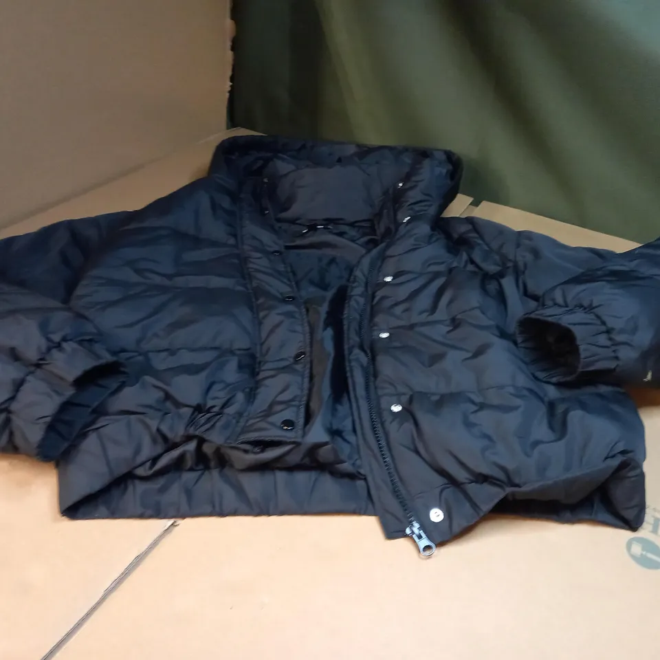 MISSGUIDED BLACK PADDED/HOODED CROPPED JACKET - SIZE 8 PETITE