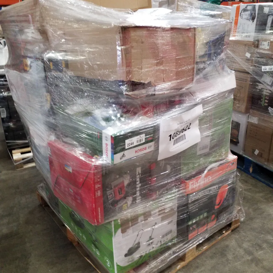 PALLET OF APPROXIMATELY 17 UNPROCESSED RAW RETURN HOUSEHOLD AND ELECTRICAL GOODS TO INCLUDE;