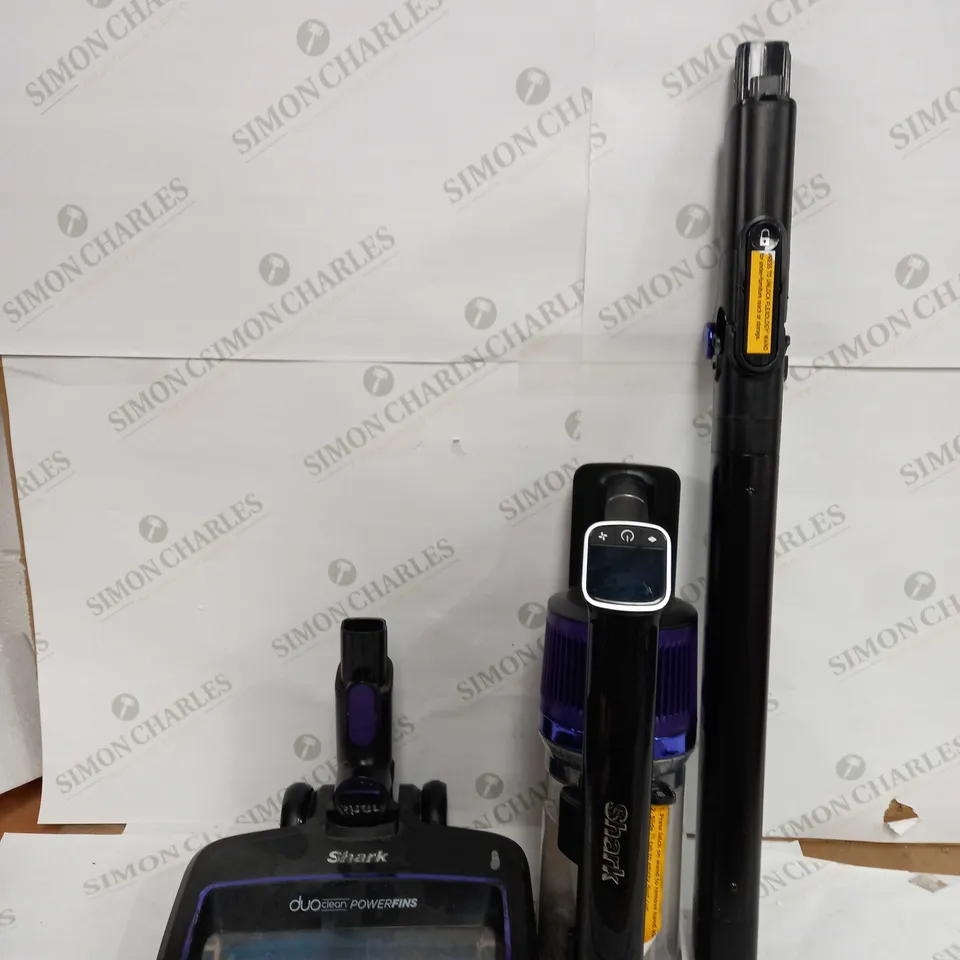 SHARK CORDLESS STICK VACUUM IZ390UKTQ