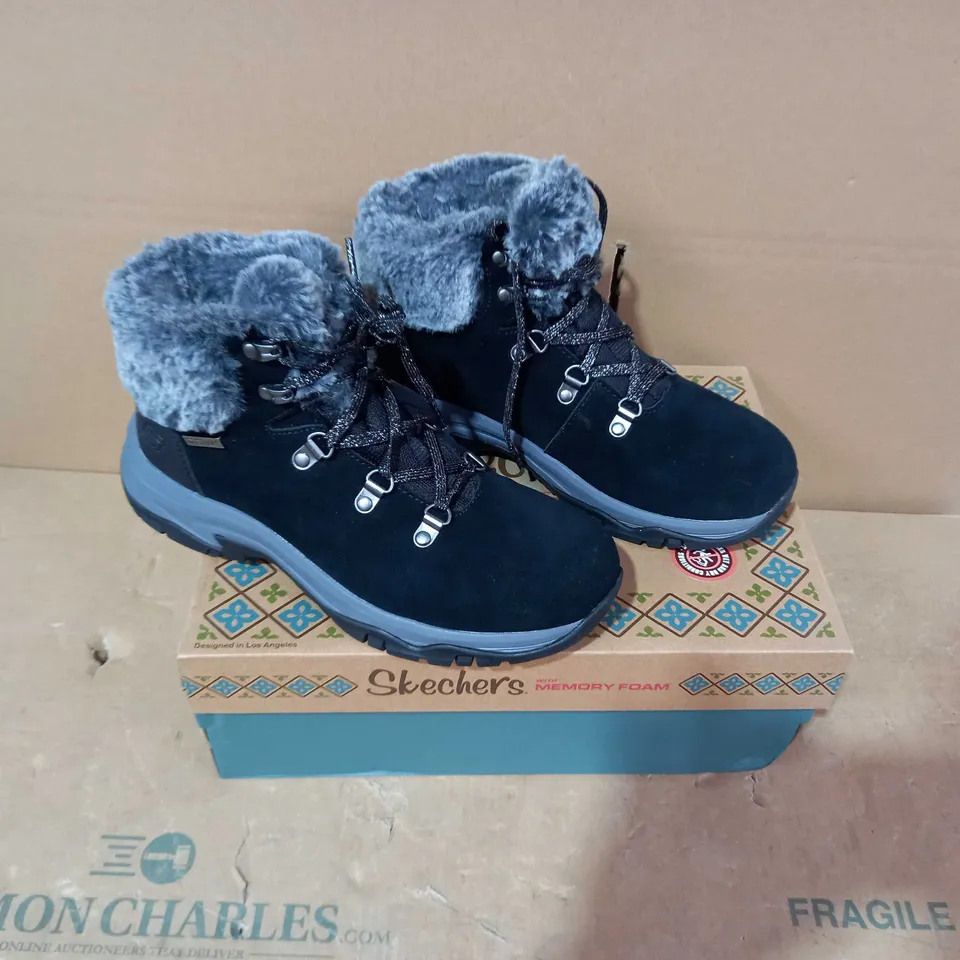 BOXED PAIR OF SKECHERS - SIZE 5.5