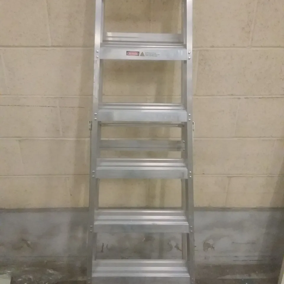 ALUMINIUM 8-STEP STEPLADDER