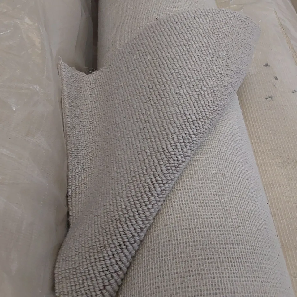 ROLL OF QUALITY LANDSCAPES DESERT CARPET // SIZE: APPROX 5 X 2.8m