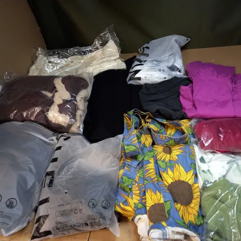 LOT OF A SIGNIFICANT QUANTITY OF ASSORTED CLOTHING AND ACCESSORIES TO INCLUDE; T-SHIRTS, JUMPERS ETC