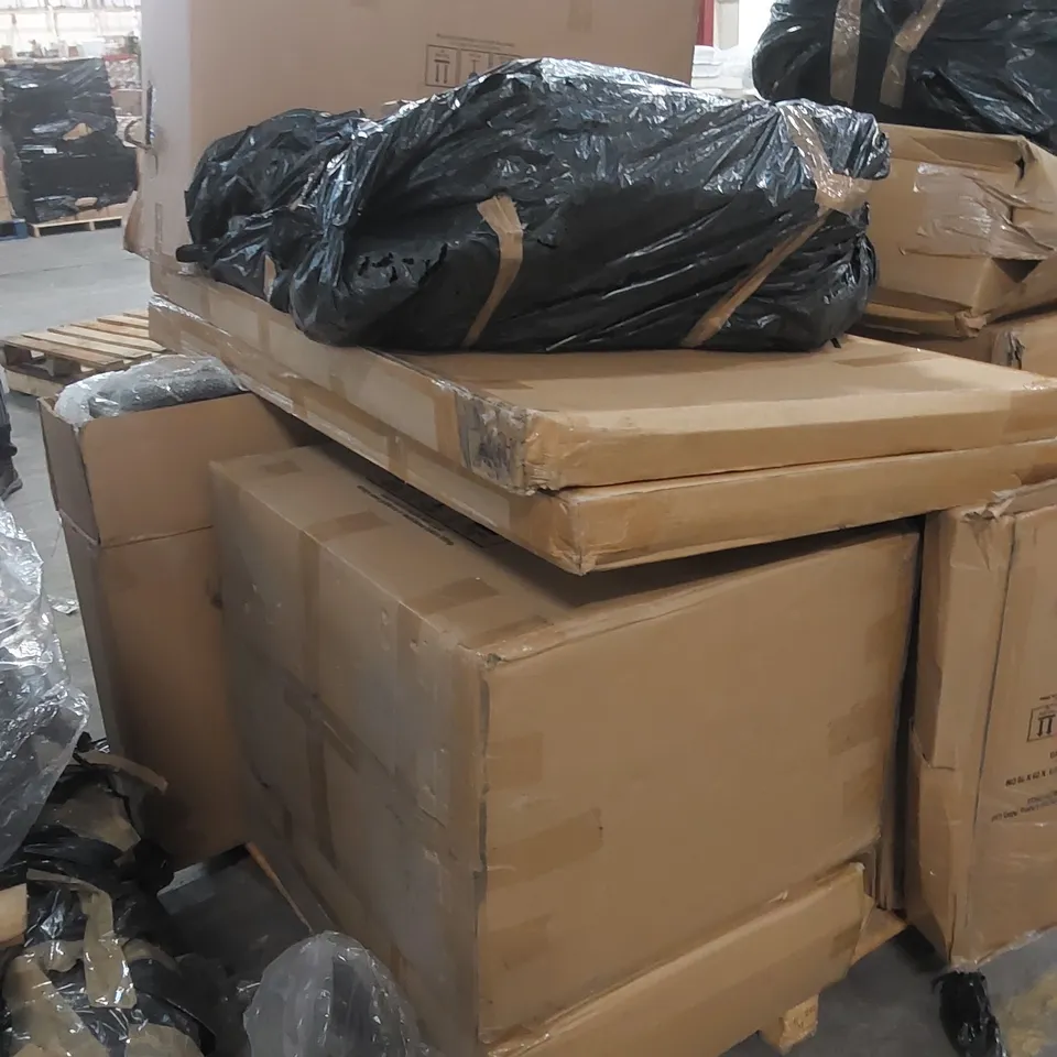 PALLET OF ASSORTED INCOMPLETE GARDEN AND PATIO FURNITURE PARTS 