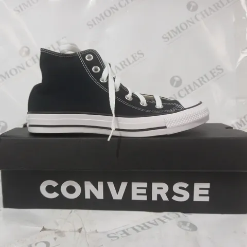 BOXED PAIR OF CONVERSE HI TOP SHOES IN BLACK UK SIZE 5.5