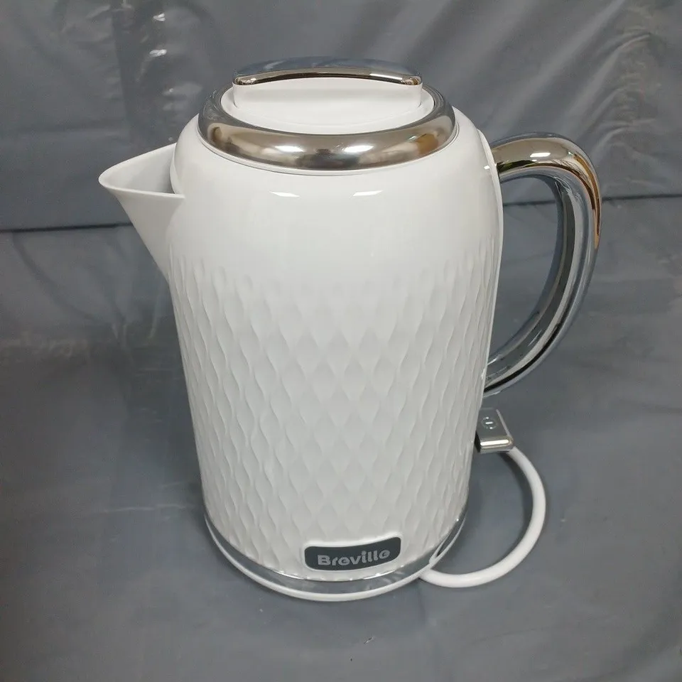 BOXED BREVILLE WHITE GLOSS JUG KETTLE