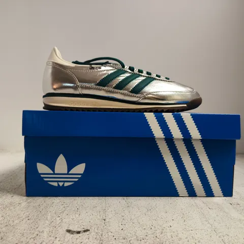 BOXED PAIR OF ADIDAS SL 72 OG TRAINERS IN METALLIC SILVER/DEEP TEAL SIZE UK 5