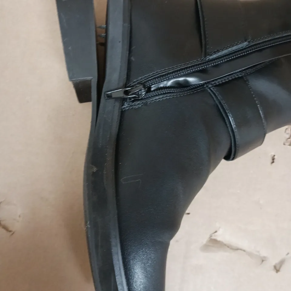 V BY VERY FLAT BIKER ANKLE BOOTS BLACK SIZE 5