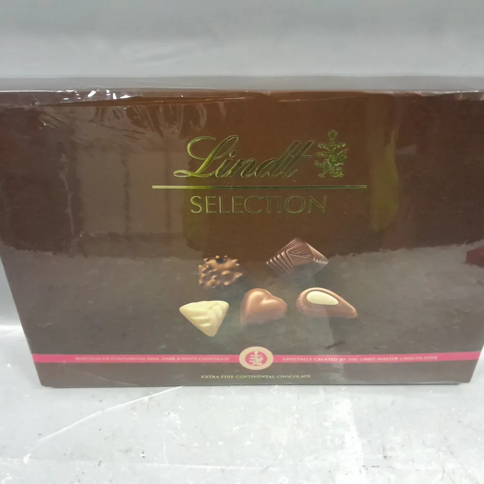 BOXED AND SEALED LINDT SELECTION (427G)