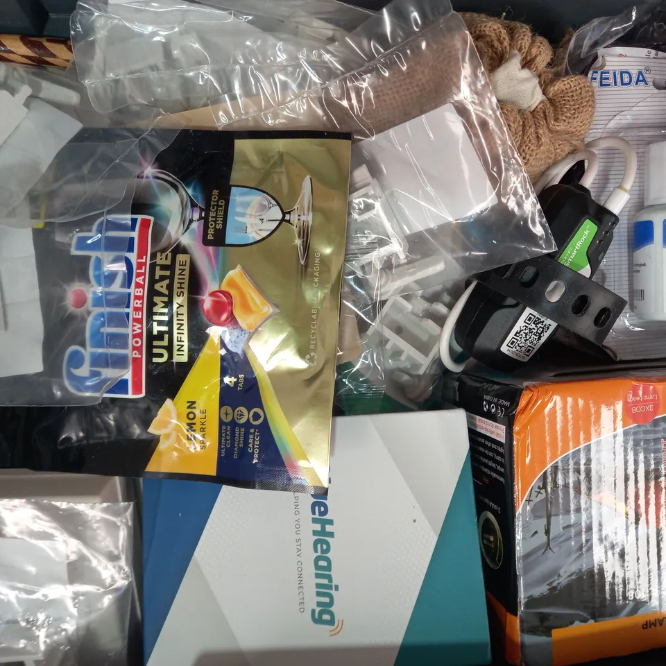 LOT OF APPROXIMATELY 15 ASSORTED HOUSEHOLD ITEMS TO INCLUDE MEASURING TAPE, 3PC MAGNETIC BIT HOLDER SET, POLAROID COLOR SPECTRA FILM, ETC